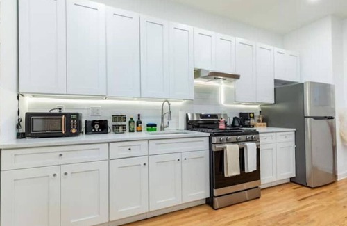Industry Apartamento | 🗽6 Beds Palace near NYC with Parking. 10min from Metlife and American Dream