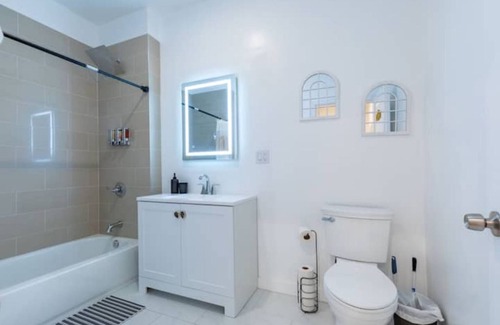 Industry Apartamento | 🗽6 Beds Palace near NYC with Parking. 10min from Metlife and American Dream