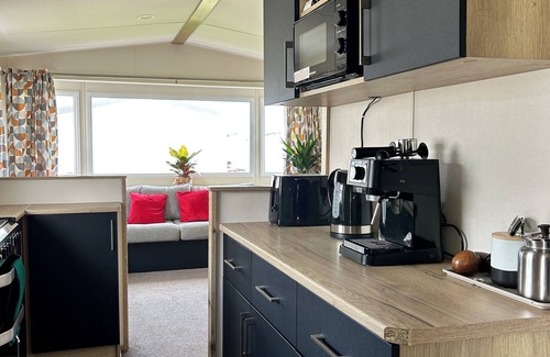 Clacton-on-Sea Casa | 6 Berth Caravan Holiday St Osyth Clacton-on-sea by Verb Holidays