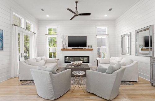 Watercolor Casa | 6 Bikes & 6-Seater Golf Cart! Walk to Beach & WaterColor Pools!- Blue Moon Cotta
