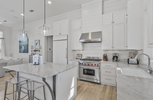 Watercolor Casa | 6 Bikes & 6-Seater Golf Cart! Walk to Beach & WaterColor Pools!- Blue Moon Cotta