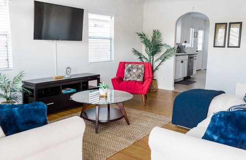 Coastal San Pedro Casa | 6 BR - AC - Close to Beach