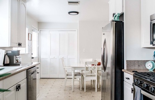 Coastal San Pedro Casa | 6 BR - AC - Close to Beach