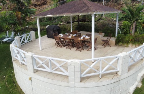 Fryers Well Villa | Villa de lujo de 6 dormitorios con baño cerca de la playa: piscina, WiFi, aire acondicionado, personal completo, automóvil