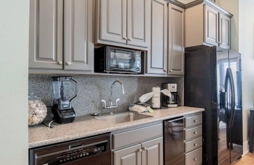 Southpointe Casa | 6 BR Gulf Front Home! Sleeps 17 - Southern Lotus