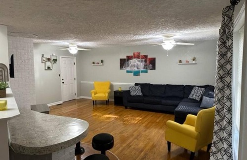 Greenville Casa | 6 BR Home near Football Stadium!