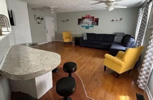 Greenville Casa | 6 BR Home near Football Stadium!