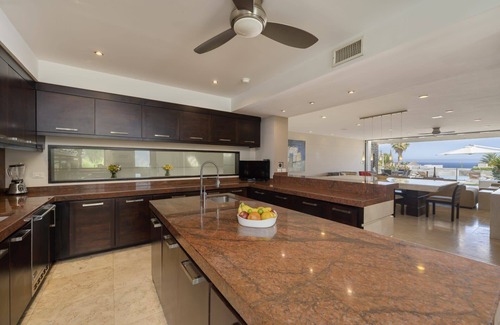 El Bledito Villa | 6 BR Huge Villa Steps To Beach, Plus A Pool House!