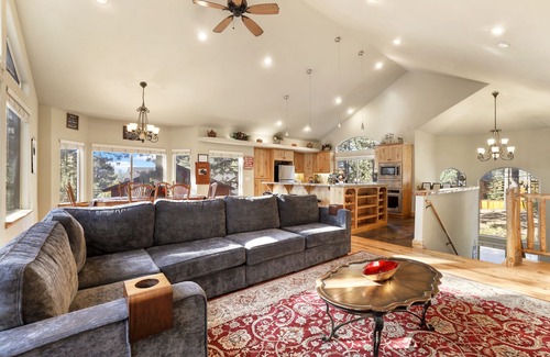 Tahoe Paradise Chalet De Esquí | 6 BR Lux Blackfoot Lodge - Mesa de billar, bañera de hidromasaje y bañera de hidromasaje