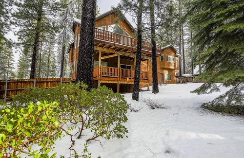 Tahoe Paradise Chalet De Esquí | 6 BR Lux Blackfoot Lodge - Mesa de billar, bañera de hidromasaje y bañera de hidromasaje