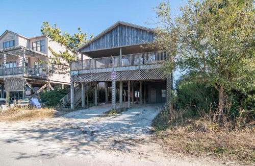 Pawleys Island Casa | 6 BR Oceanfront House with Creek Dock