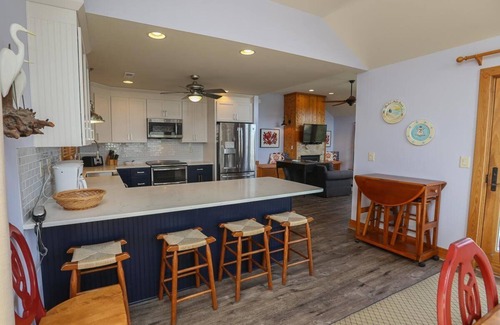 Duck Casa | 6 BR Oceanside, only 200 yards to the beach w/Private Pool & Dogs Allowed