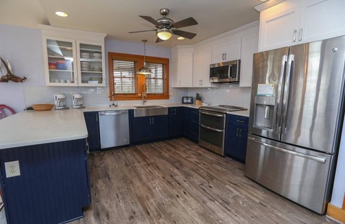Duck Casa | 6 BR Oceanside, only 200 yards to the beach w/Private Pool & Dogs Allowed