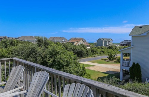 Duck Casa | 6 BR Oceanside, only 200 yards to the beach w/Private Pool & Dogs Allowed
