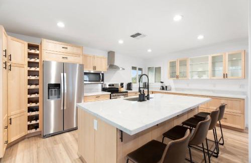 Glendale Casa | 6 Br Paradise Heated Pool Arcade Room Pool Table