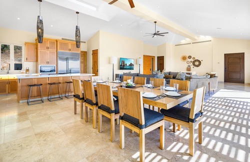 Pedregal Villa | Casa de 6 dormitorios con vista al Pacífico a 10 minutos de la playa de Cabo y el puerto deportivo