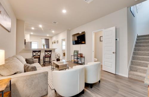 West San Antonio Casa | 6 Mi to AFB Pool and Hot Tub Haven with Game Room