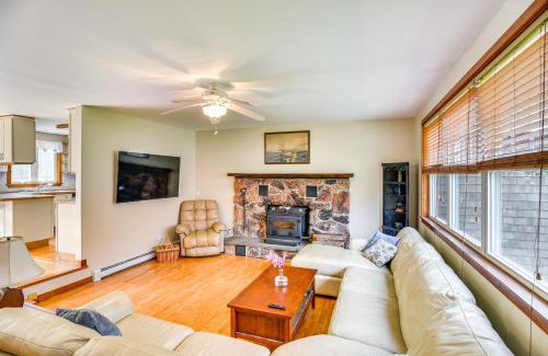 Adamsville Casa | 6 Mi to Beach Family Home in Little Compton!