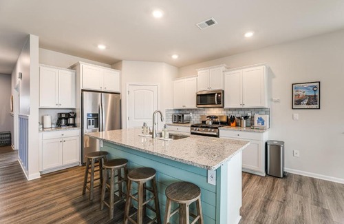 Millville Casa | 6 Mi to Bethany Beach Family Home with Pool Access!