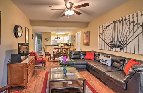 Carolina Forest Apartamento | 6 Mi to Boardwalk Condo with Pool in Myrtle Beach