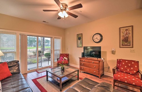 Carolina Forest Apartamento | 6 Mi to Boardwalk Condo with Pool in Myrtle Beach