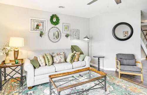 Clarksville Casa | 6 Mi to Dtwn Dog-Friendly Clarksville Home!