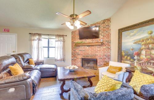 Lufkin Casa | 6 Mi to Ellen Trout Zoo Family Home with Yard!