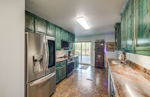 Granbury Apartamento | 6 Mi to Granbury City Beach Park: Apt w/ Veranda!