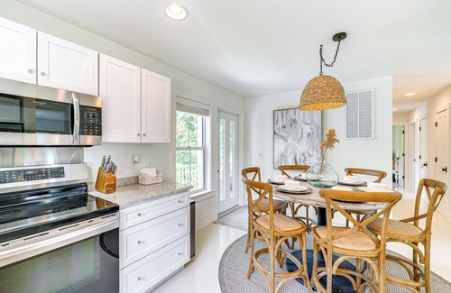 Manteo Cabaña | < 6 Mi to Nags Head: Manteo Beach House