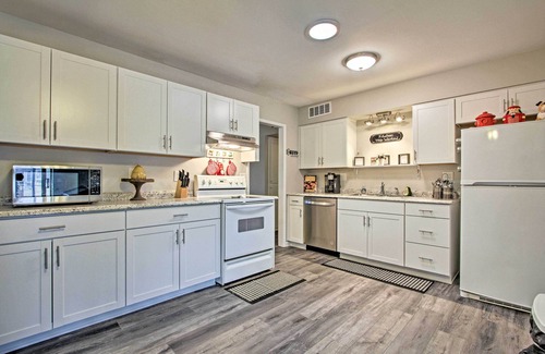 Sun City Casa | 6 Mi to State Farm Stadium: WFH-Friendly Home!