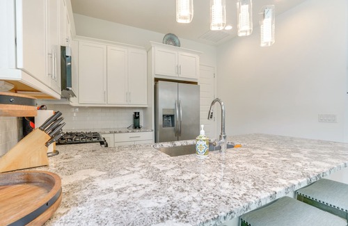 Surprise Apartamento | 6 Mi to Surprise Stadium: Apt w/ Pool Access!