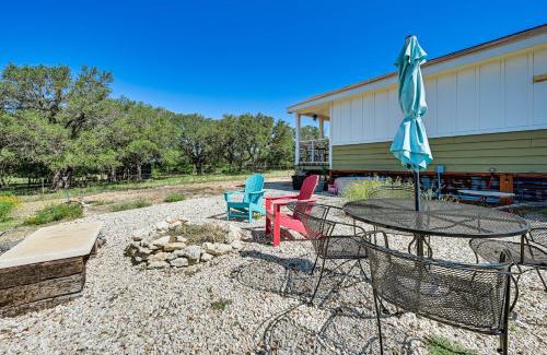 Copperas Cove Casa | 6 Mi to Topsey Exotic Ranch Retreat on 12 Acres!