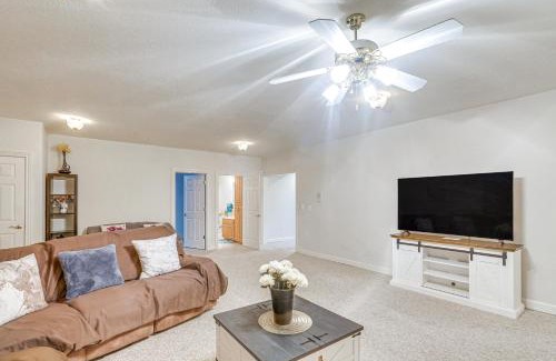 Lima Apartamento | 6 Mi to Town Peaceful Lima Home!
