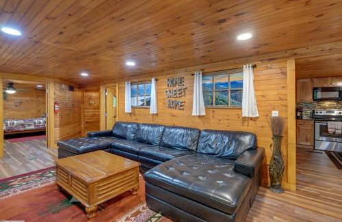 Robbinsville Casa | 6 Mi to Town Robbinsville Apt with Deck and Grill