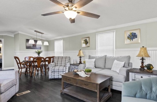 Holly Ridge Casa | 6 miles to Surf City Beach! Everything you need quiet work, military, vac stay