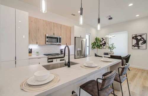 Riverside Terrace Casa | 6 Min from Medical Center & Houston Zoo!
