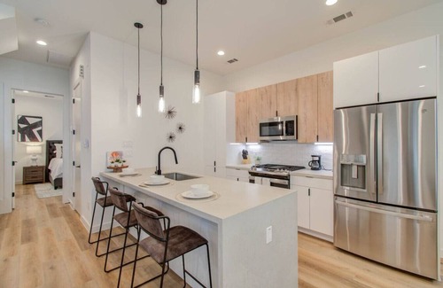 Riverside Terrace Casa | 6 Min from Medical Center & Houston Zoo!