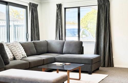 Burnside Casa | 6 min to Airport Burnside Full house with big yard
