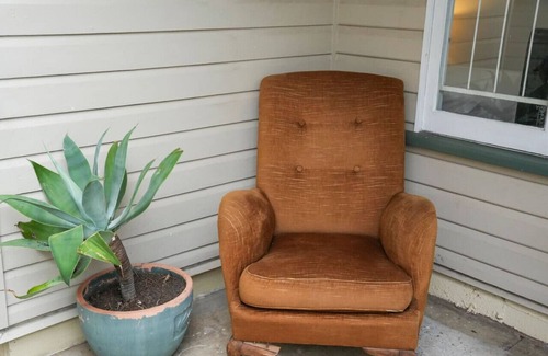 Greenslopes Casa | 6 Min to CBD Self-Contained Studio