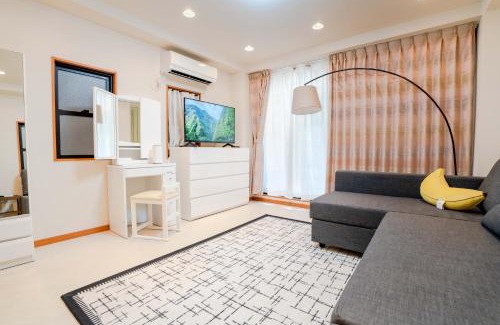 Sendagaya Apartamento | 6 minutes walk from Yoyogi Station Close to Shinjuku 4-story detached house 110 square meters 3 bedrooms can accommodate up to 8 people Close to Shinjuku Takashimaya and Isetan