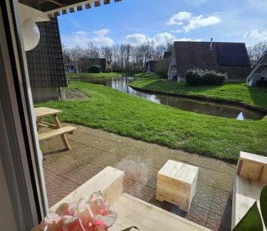 Gramsbergen Casa | 6 pers. vakantiehuis aan visvijver op vakantiepark, Time4vacay