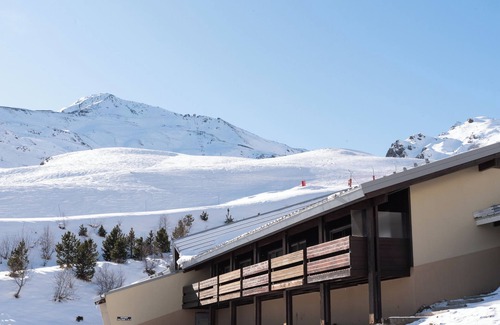 Piau Engaly Apartamento | Apartamento de 6 Personas en Piau Engaly – Acceso Directo a las Pistas de Esquí con Terraza y Balcón