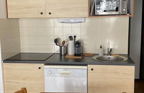 Vaulnaveys-le-Haut Apartamento | 6-person apartment rated 3 ⭐️⭐️⭐️, 2 bedrooms, south-facing terrace not overlooked.