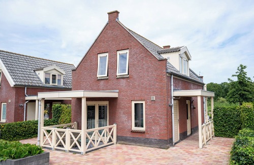 Municipality of Nissewaard Casa | 6-person bungalow in the holiday park Landal Zuytland Buiten