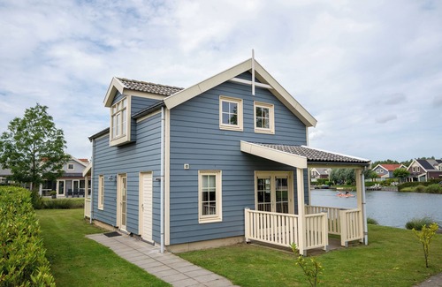 Municipality of Nissewaard Casa | 6-person bungalow in the holiday park Landal Zuytland Buiten