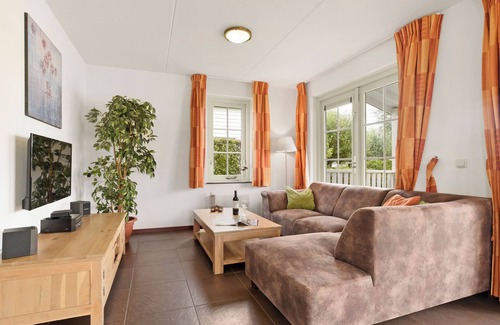 Municipality of Nissewaard Casa | 6-person bungalow in the holiday park Landal Zuytland Buiten
