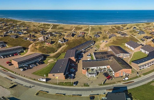 Sondervig Apartamento | 6 Person Holiday Home on a Holiday Park in Ringkobing