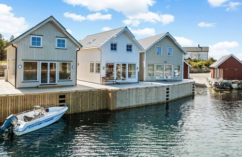 Averoy Municipality Casa | 6 person holiday home in Averøy