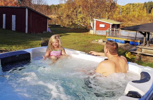 Ramsjo Casa | 6 person holiday home in HENNAN