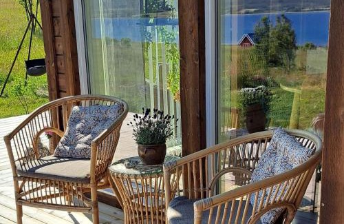 Lyngen Casa | 6 person holiday home in Svensby-By Traum
